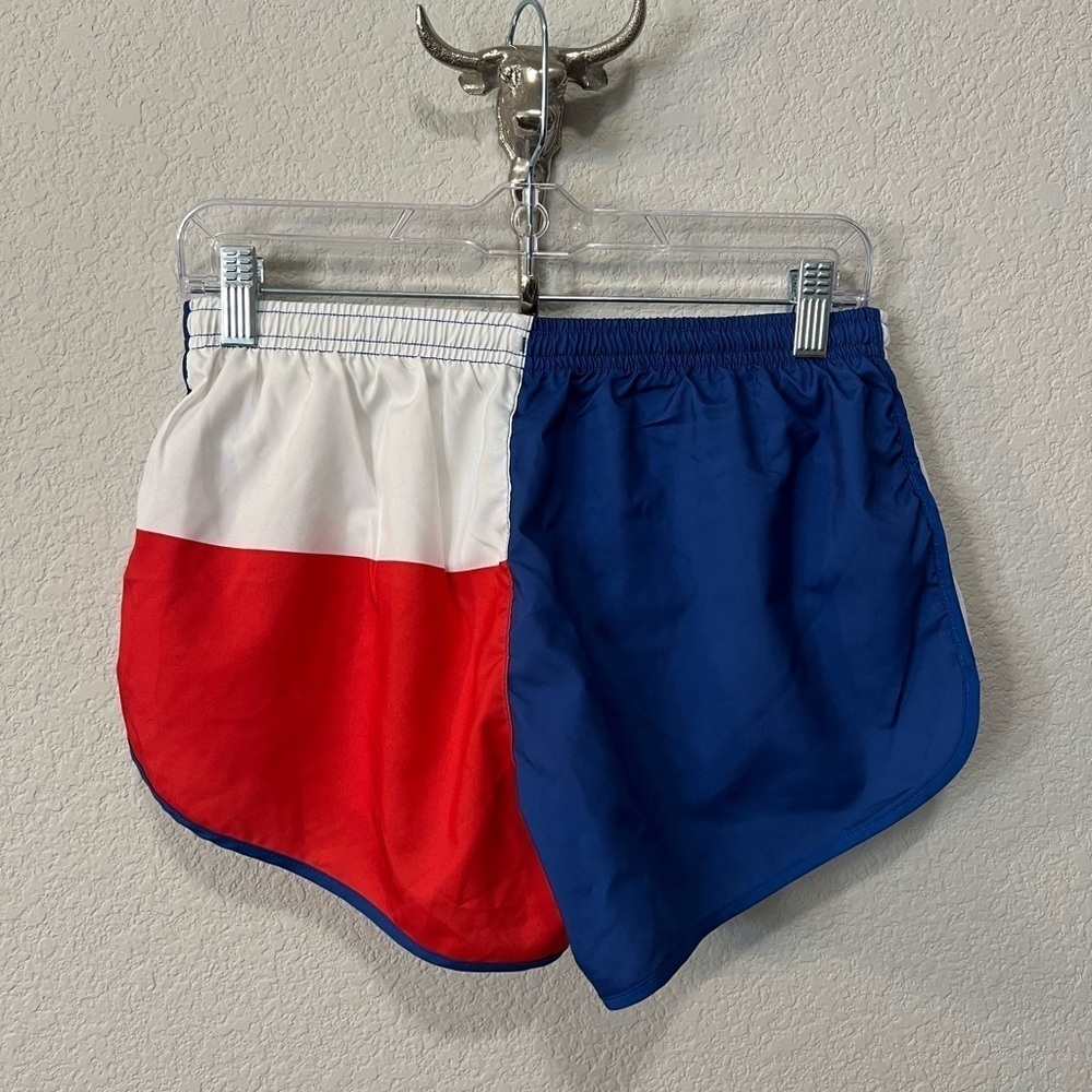 NWOT Women’s Bucee’s Texan Shorts size medium - Picture 3 of 3